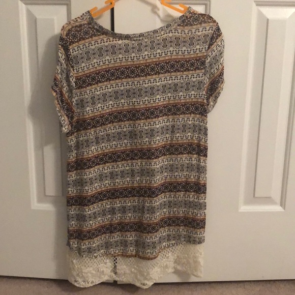 🧺 Xhilaration Cap Sleeved Top Size M 🧺 - Picture 2 of 8